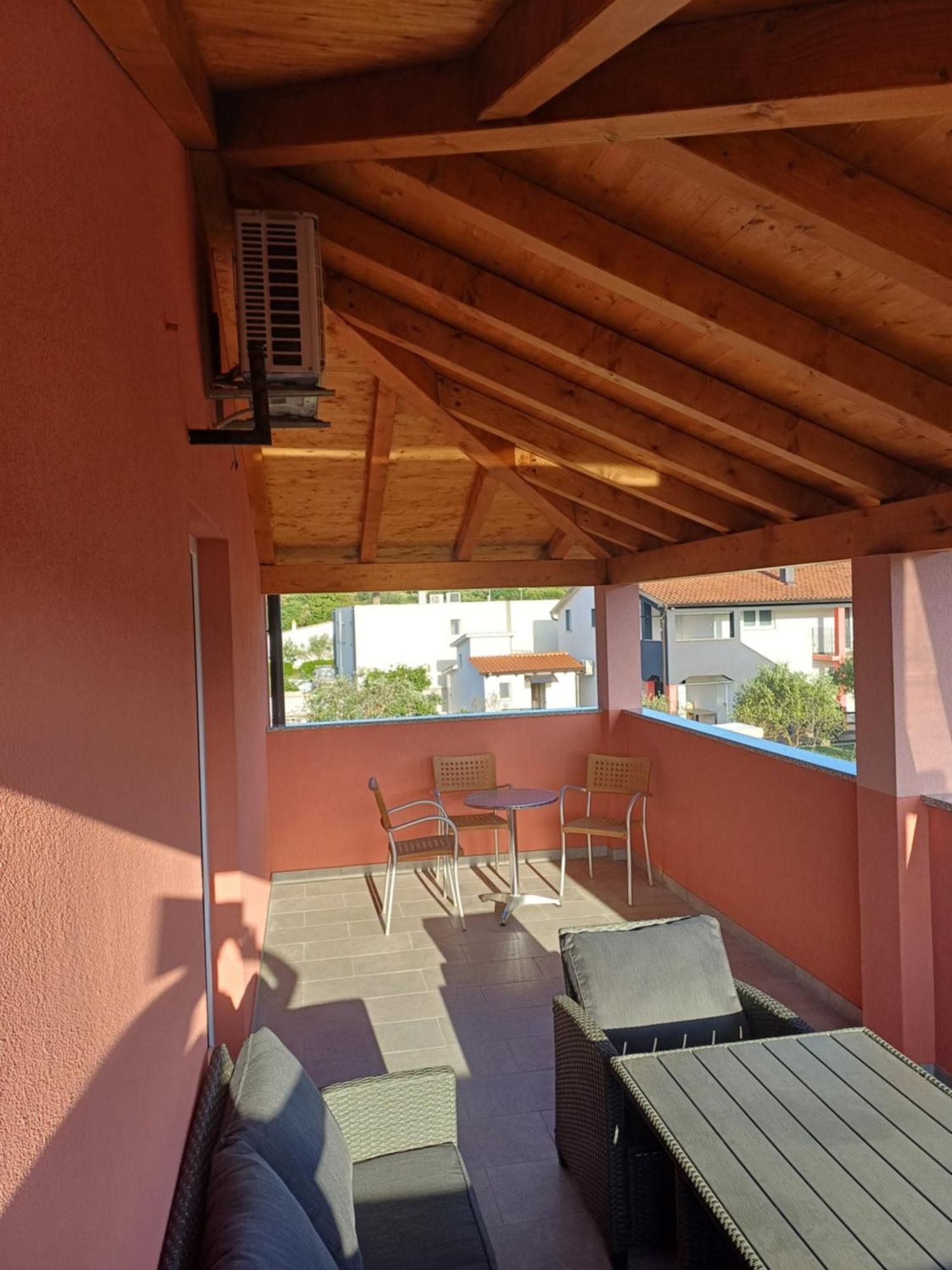 Apartment Gordana Pula Luaran gambar